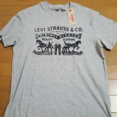 新品未使用 リーバイスTシャツのサムネイル