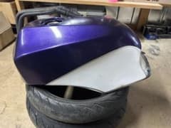 Kawasaki GPZ900R用 燃料タンク パープル/ホワイト　ジャンクのサムネイル