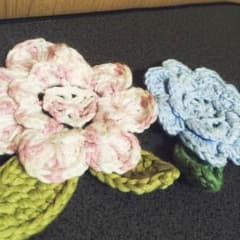 ハンドメイド☆お花のコサージュのサムネイル