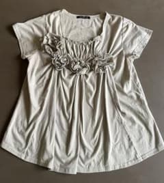 花モチーフ Ｔシャツのサムネイル