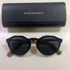 BURBERRYサングラスのサムネイル
