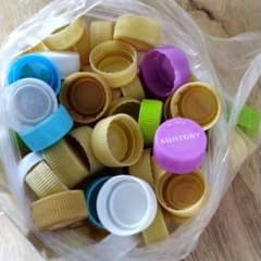 ペットボトルのキャップのサムネイル
