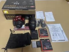 ぴょんきち様　専用　Nikon D5300ダブルレンズキット　レット　赤　美品のサムネイル
