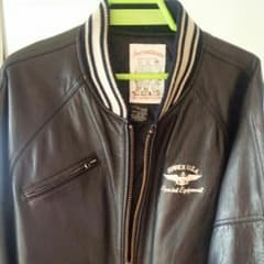 AVIREXの黒オールレザースタジャンです！のサムネイル