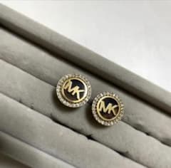 Michael Kors MKロゴ スタッドピアス ゴールドのサムネイル