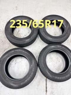 スタッドレス　タイヤ　RAV4 エクストレイル　デリカ　235/65R17のサムネイル