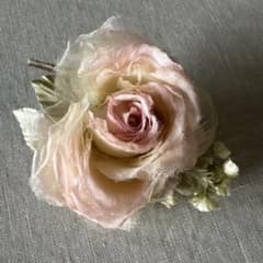 お値下げ　山上るい　布花　ばら　薔薇　白、ピンク手作り　可憐　美しい　未使用 お値下げ 山上るい 布花 ばら 薔薇 白、ピンク手作り 可憐 美しい 未