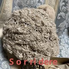 ファー付きベージュニット帽のサムネイル