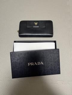 PRADA ブラックレザー 長財布 リボン付きのサムネイル
