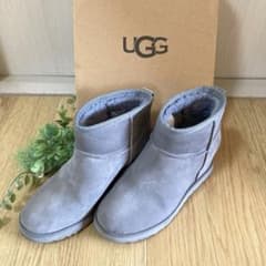 UGG アグ クラシック フェム ミニ ブーツ  グレーのサムネイル