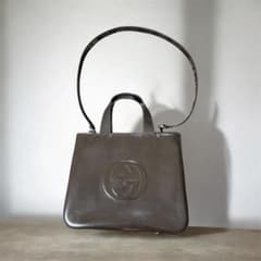 ゆ*ぴ様 GUCCI エナメル ハンドバッグ ダークブラウン - メルカリ