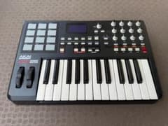 AKAI MPK25 MIDIキーボード ジャンク - メルカリ