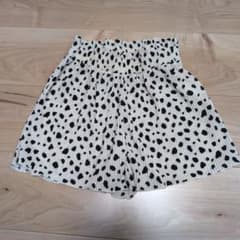 新品　タグなし　しまむら　ショートパンツ　未使用　140 ダルメシアン柄のサムネイル