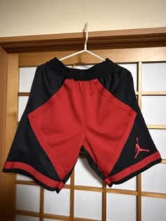 Jordan バスパン ハーフパンツ 赤 黒 Sサイズのサムネイル