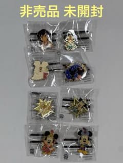非売品 未開封⭐️ディズニーピンバッジ 8個セット 限定デザインのサムネイル