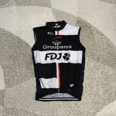 新品 メンズM 白黒グルパマ サイクルベスト ジレ 防風生地のサムネイル