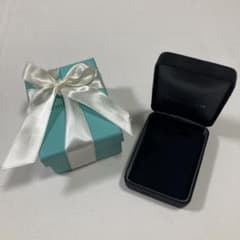 美品 ティファニー ネックレスケース 空箱 リボン付き - メルカリ