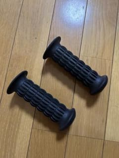 ハンドルグリップ バイク ラバー 貫通 汎用 旧車 単車 Z2 黒ブラックのサムネイル