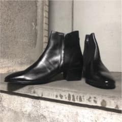 chikashitsu + レザーヒールブーツのサムネイル