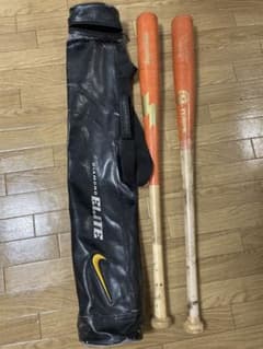 硬式用木製バットとバットケースのサムネイル