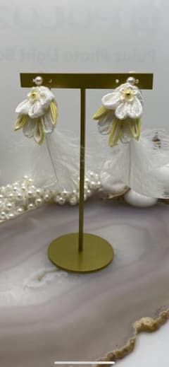 つまみ細工と天使の羽根イヤリングピアス(2way)のサムネイル