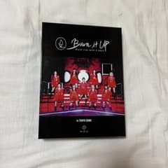 NiziU LIVE with U 2022 in Tokyo BluRayのサムネイル