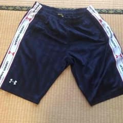 UNDERARMOURのズボンのサムネイル