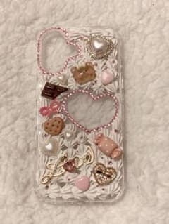 ハンドメイド ホイップデコ iPhone17 スマホケース ハート型のサムネイル