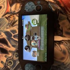 PlayStation Vita (PCH-2000シリーズ） Wi-Fiモデルのサムネイル