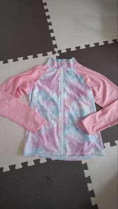 150センチ　KICKS ラッシュガードのサムネイル
