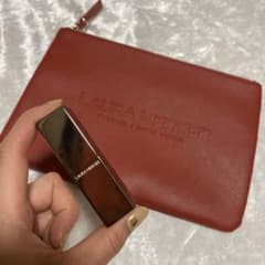 ルージュ ローラメルシエ　エッセンシャル シルキー クリーム リップスティックのサムネイル