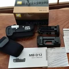 ニコン　MB-D12  新品同様のサムネイル