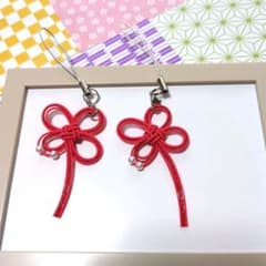 赤2個セット四つ葉のクローバー水引ストラップのサムネイル