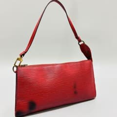 ルイヴィトン エピ ポシェットアクセソワール カスティリアンレッド 