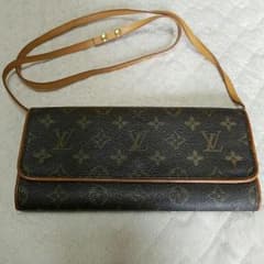 値下げ　LOUIS  VUITTON  ショルダーポーチのサムネイル