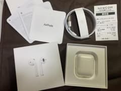 [おまけ付] AirPods第2世代with charging caseのサムネイル