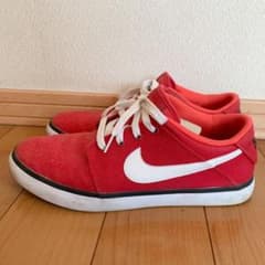 NIKE スニーカーのサムネイル