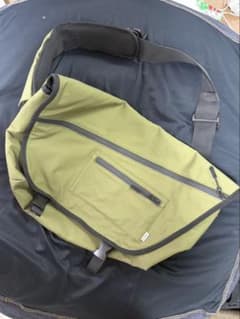 CHARI&CO VENTILE メッセンジャーバッグオリーブ チャリアンドコーのサムネイル