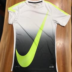 NIKE★Tシャツ✩.*˚DRI-FIT  160～170サイズのサムネイル