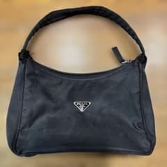 PRADA ナイロン ミニポーチ ブラックのサムネイル