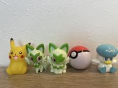 ポケモンフィギュア モンスターボール付きのサムネイル