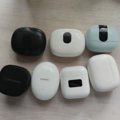 コ*骨様 ワイヤレスイヤホン充電ケース まとめ売り　ジャンク品のサムネイル