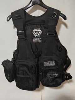 美品　DRESS GAME VEST フィッシングベスト ブラック レッド DRESS ゲームベスト フィッシングベスト ブラック - メルカリ