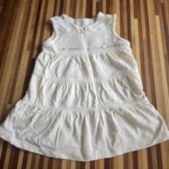 べべ アイボリー ワンピース 80cmのサムネイル