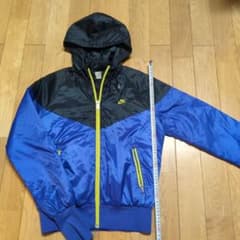 NIKE レディース ウィンドブレーカー Mサイズのサムネイル