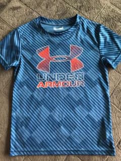 子供用スポーツウェアのサムネイル