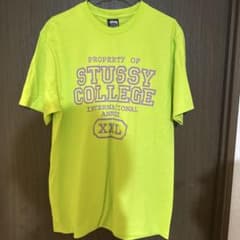 STUSSY カレッジロゴ Tシャツ ライムグリーンのサムネイル