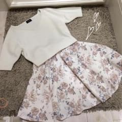 evelyn お花柄スカート 白のサムネイル