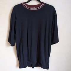 GU 　ジーユー　紺色Tシャツ　Lサイズのサムネイル