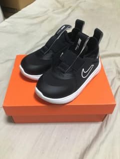 新品未使用2 ナイキ　NIKE FLEX PLUSのサムネイル